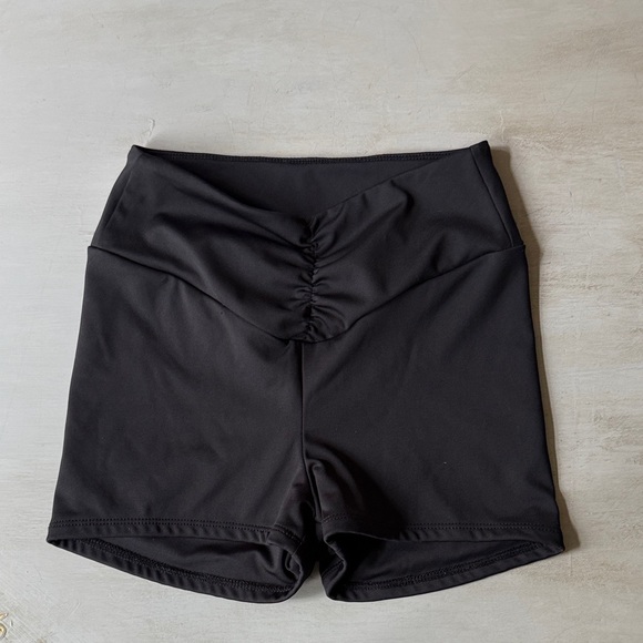 Tiger Friday Flattery Shorties-Black - Picture 1 of 4